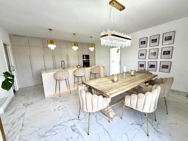 6 soveværelse Villa til salg i Villamartin, Orihuela med swimmingpool garage - € 695.000 (Ref: 10141779)