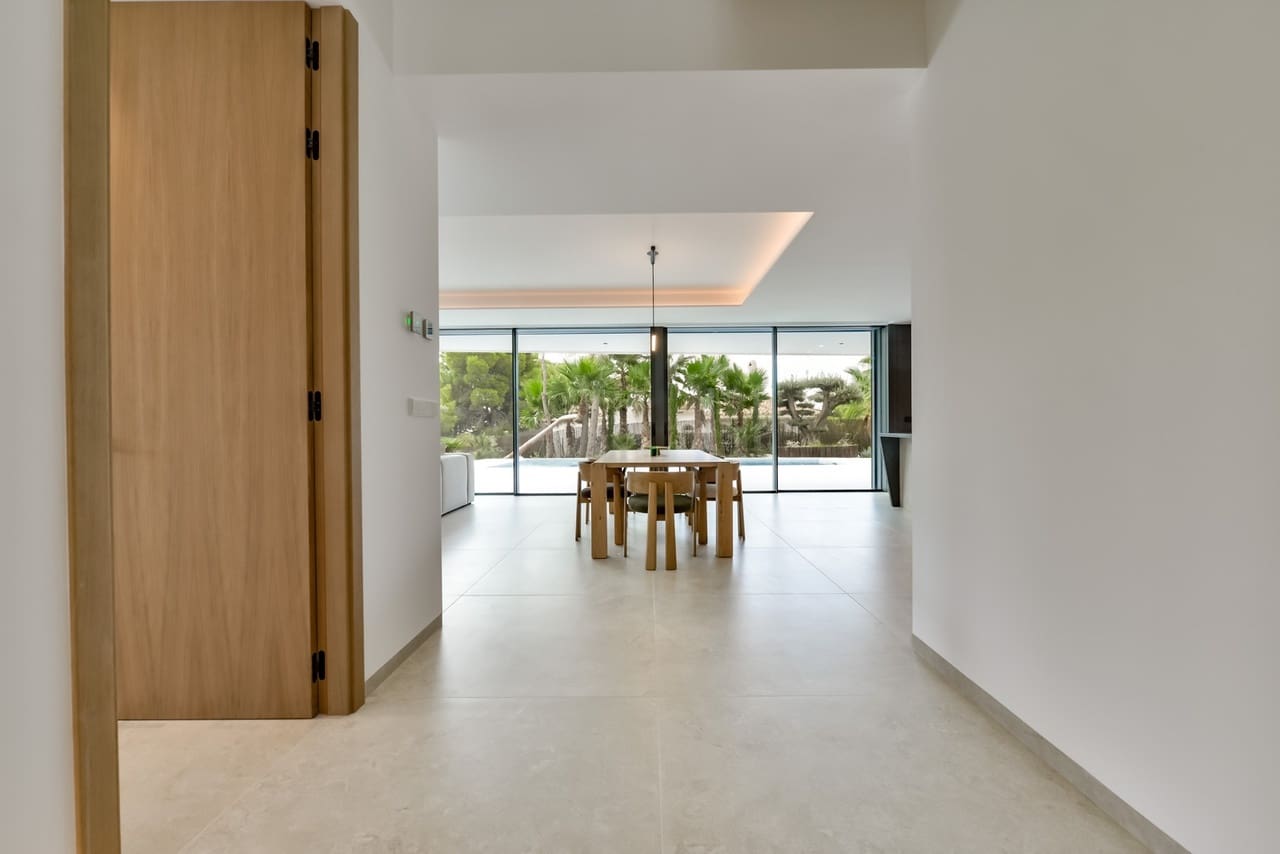 4 bedroom Villa for sale in Altea with pool garage - € 2,345,000 (Ref: 10141785)
