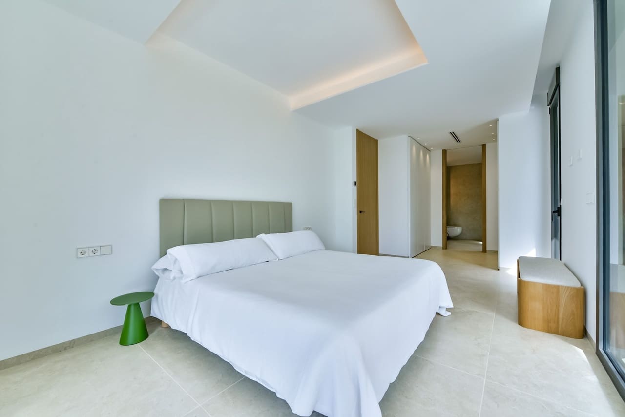 4 bedroom Villa for sale in Altea with pool garage - € 2,345,000 (Ref: 10141785)
