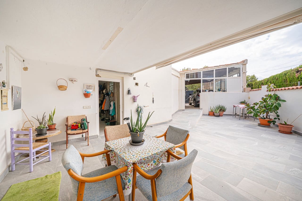 5 sypialnia Willa na sprzedaż w La Nucia z basenem garażem - 570 000 € (Ref: 10148370)