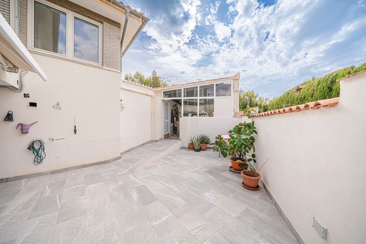 5 sypialnia Willa na sprzedaż w La Nucia z basenem garażem - 570 000 € (Ref: 10148370)