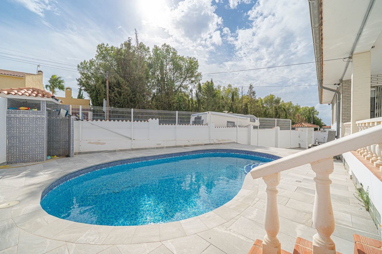5 sypialnia Willa na sprzedaż w La Nucia z basenem garażem - 570 000 € (Ref: 10148370)