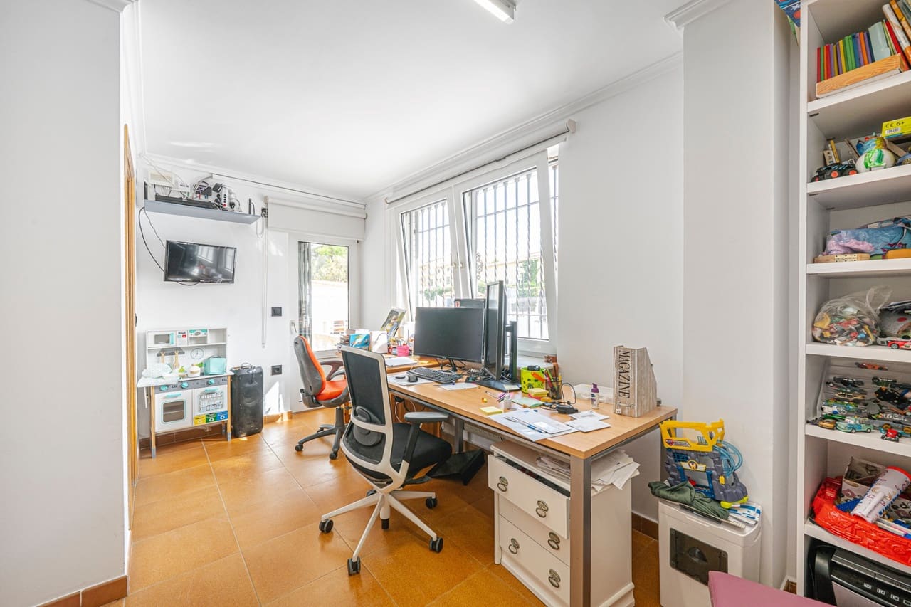 5 sypialnia Willa na sprzedaż w La Nucia z basenem garażem - 570 000 € (Ref: 10148370)