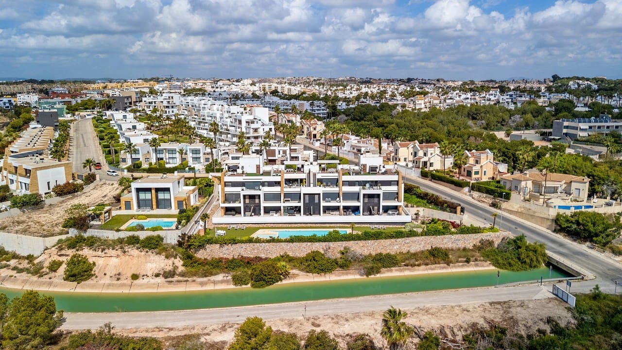 2 quarto Apartamento para venda em Villamartin com piscina garagem - 355 000 € (Ref: 10148381)