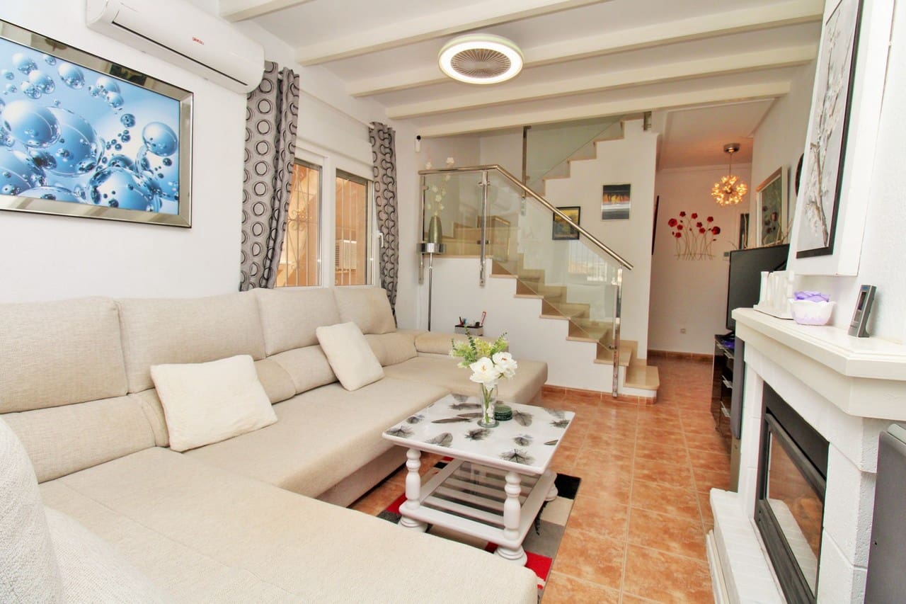 3 bedroom Villa for sale in Villamartin with pool garage - € 299,950 (Ref: 10150282)