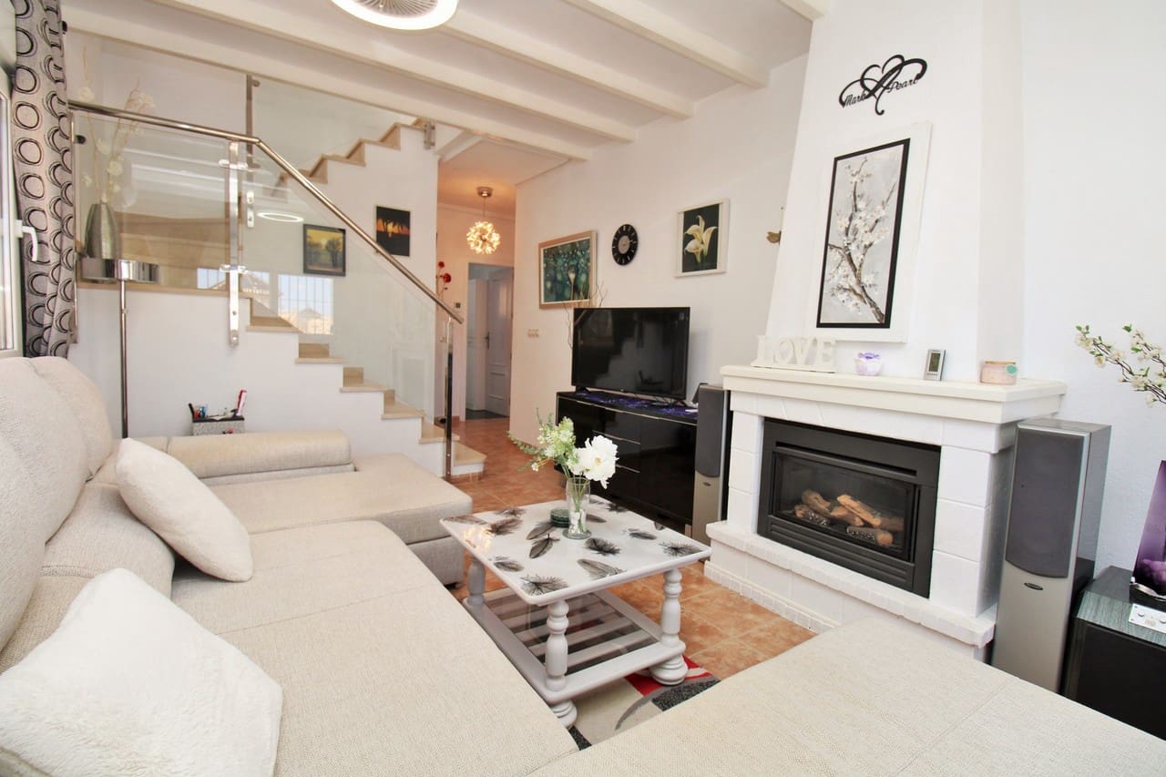 3 bedroom Villa for sale in Villamartin with pool garage - € 299,950 (Ref: 10150282)