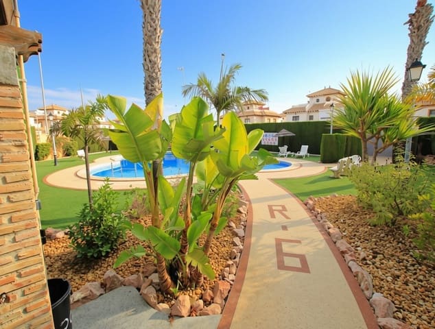 2 soverom Hus til salgs i Cabo Roig, Orihuela med svømmebasseng garasje - € 220 000 (Ref: 10157437)