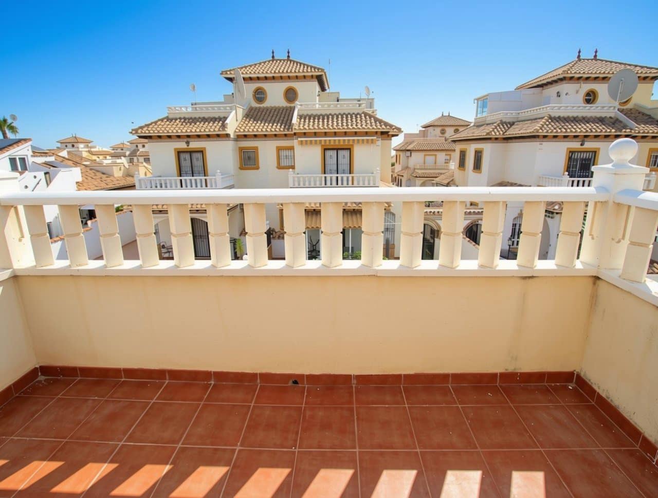 2 soverom Hus til salgs i Cabo Roig med svømmebasseng garasje - € 220 000 (Ref: 10157437)