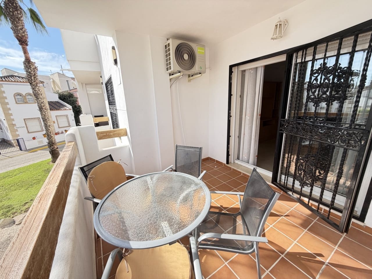 2 soverom Leilighet til salgs i Villamartin med svømmebasseng - € 189 995 (Ref: 10157439)