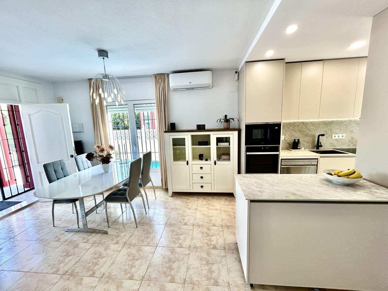3 sypialnia Dom na sprzedaż w Dehesa de Campoamor z basenem garażem - 345 000 € (Ref: 10157442)