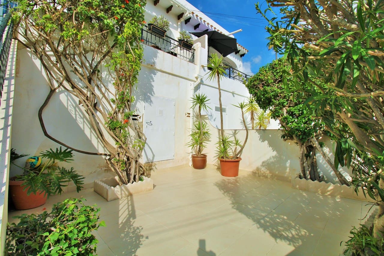 3 bedroom Townhouse for sale in Villamartin with pool - € 289,000 (Ref: 10159137)