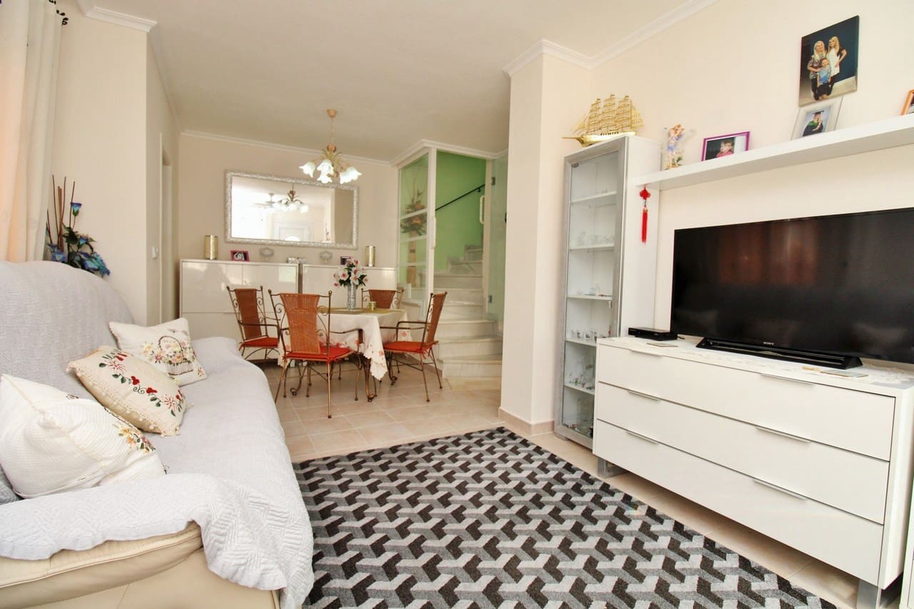 3 bedroom Townhouse for sale in Playa Flamenca with pool garage - € 225,000 (Ref: 10159138)
