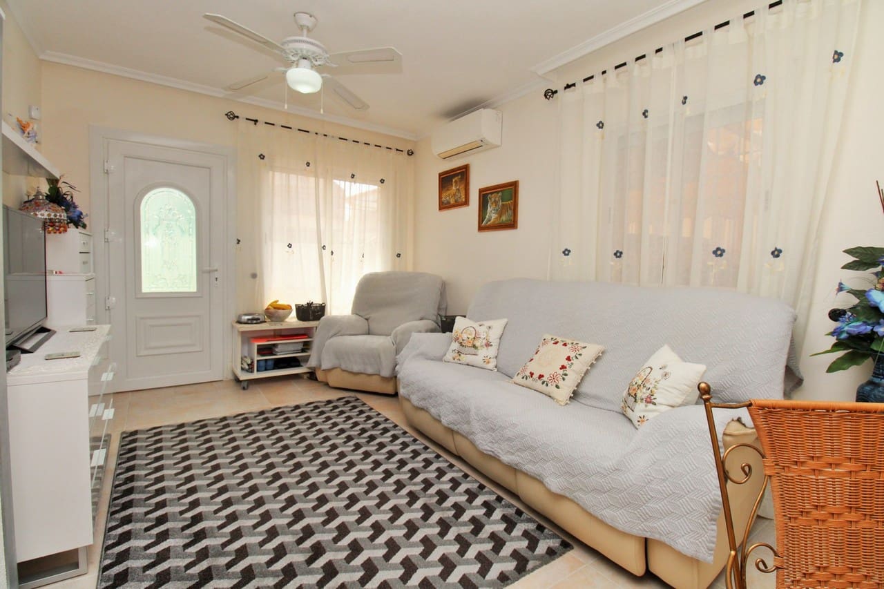 3 bedroom Townhouse for sale in Playa Flamenca with pool garage - € 225,000 (Ref: 10159138)