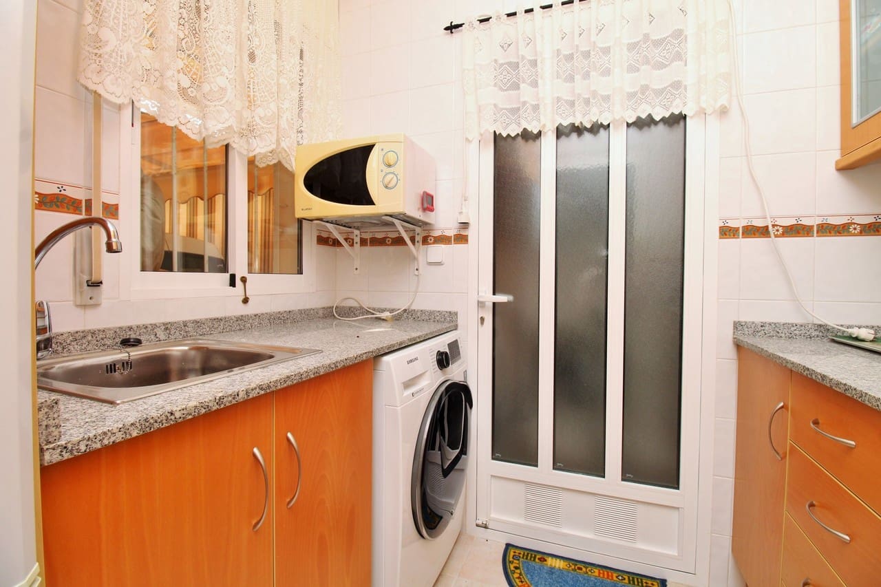 3 bedroom Townhouse for sale in Playa Flamenca with pool garage - € 225,000 (Ref: 10159138)