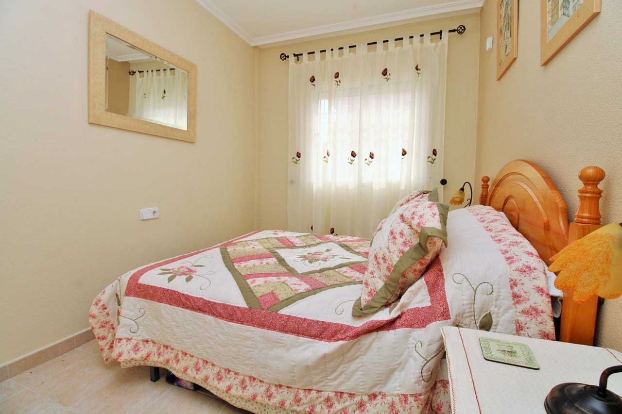 3 bedroom Townhouse for sale in Playa Flamenca with pool garage - € 225,000 (Ref: 10159138)