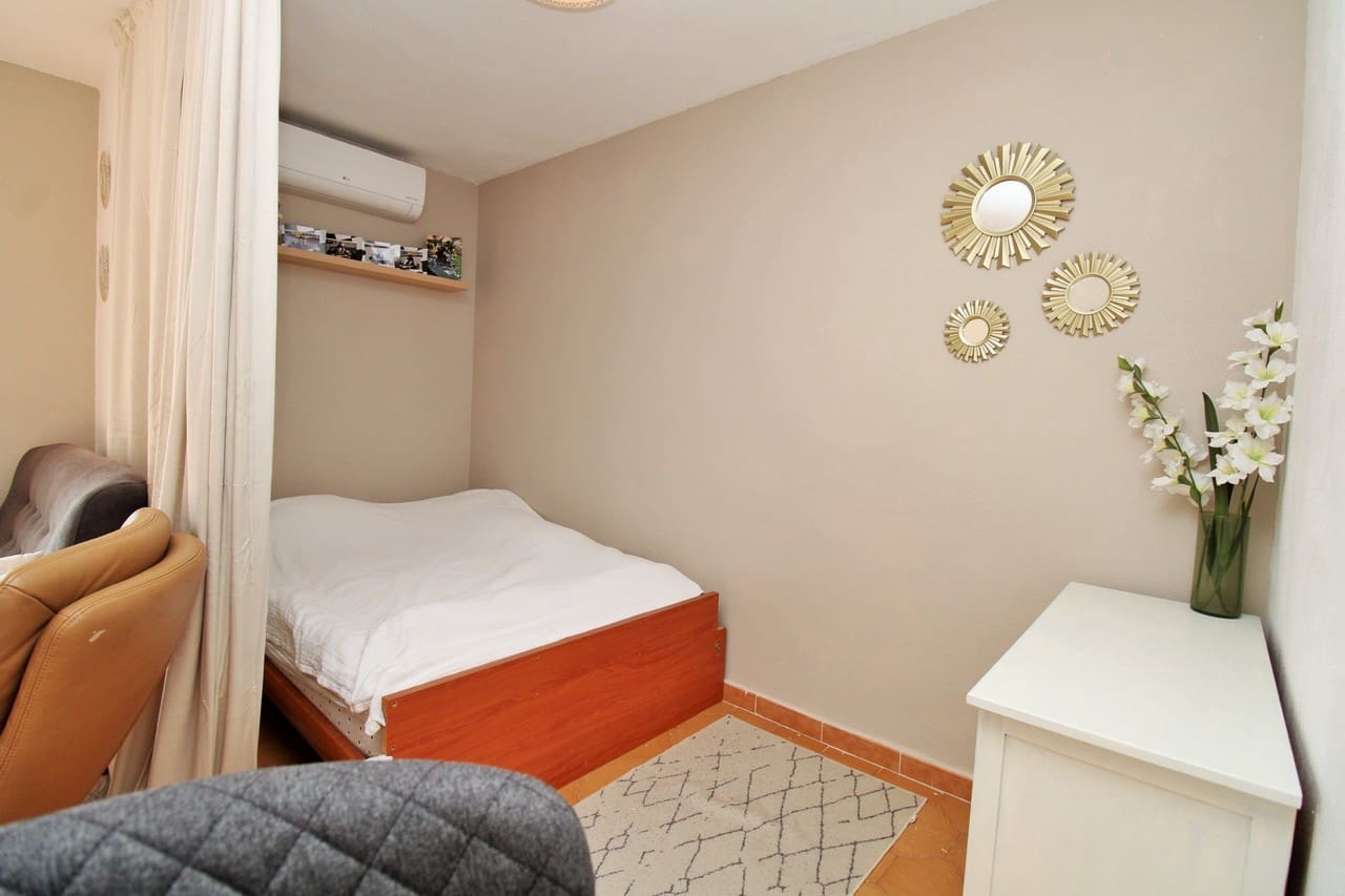 1 soveværelse Lejlighed til salg i Villamartin med swimmingpool - € 119.950 (Ref: 10159139)