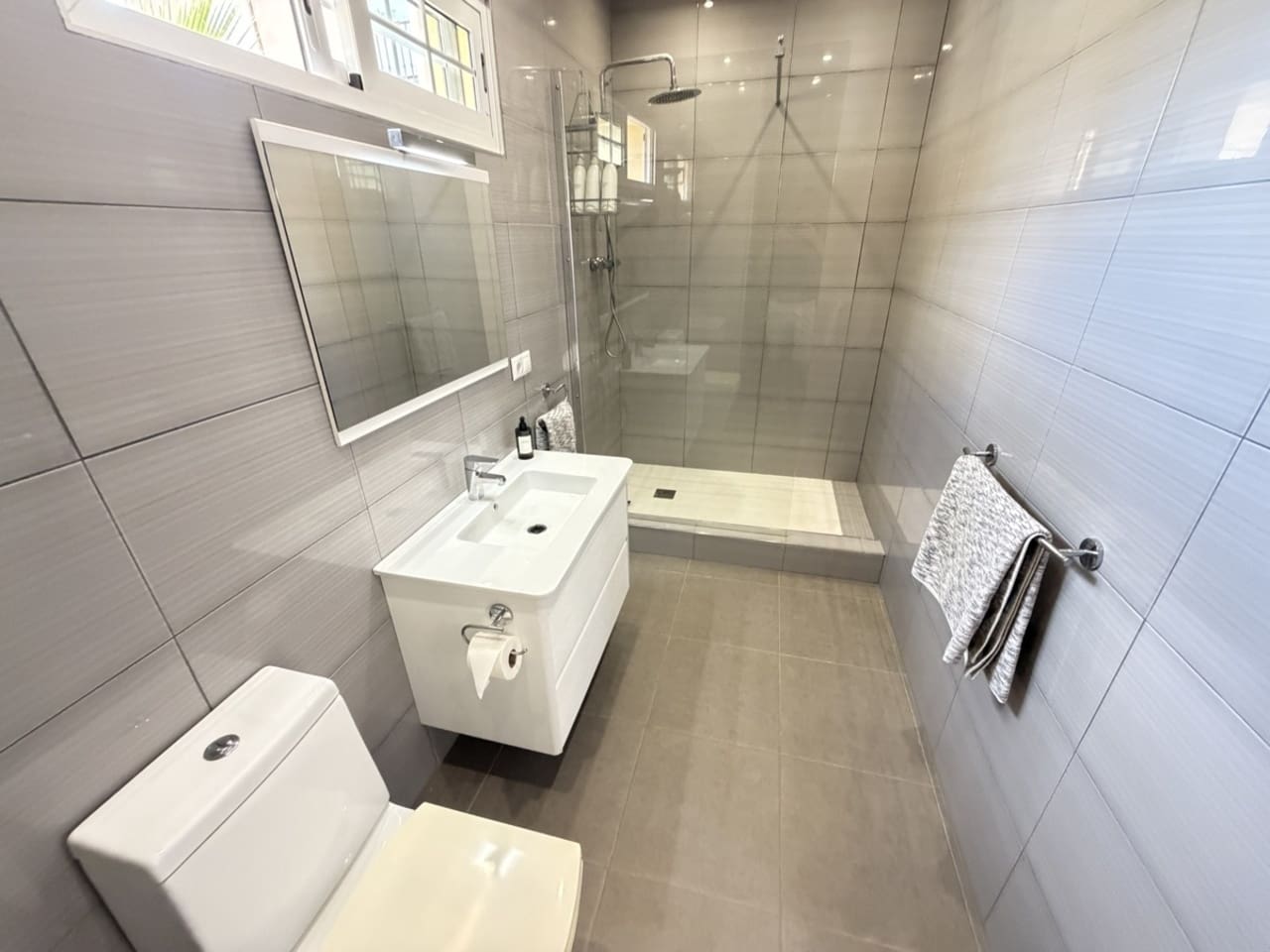 4 soverom Villa til salgs i Cabo Roig med svømmebasseng garasje - € 749 000 (Ref: 10159143)