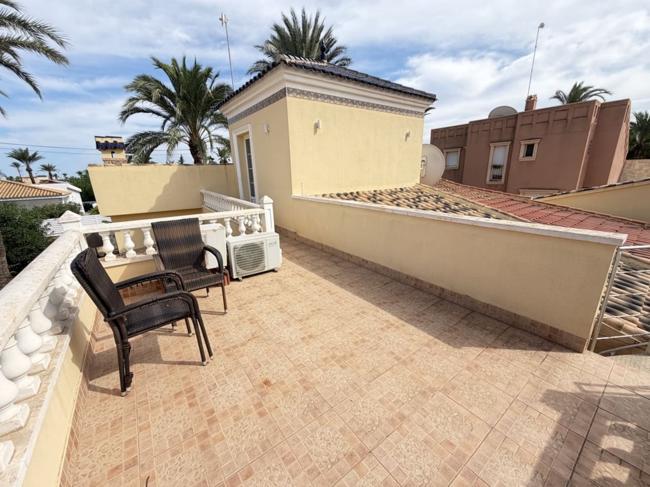4 soverom Villa til salgs i Cabo Roig med svømmebasseng garasje - € 749 000 (Ref: 10159143)