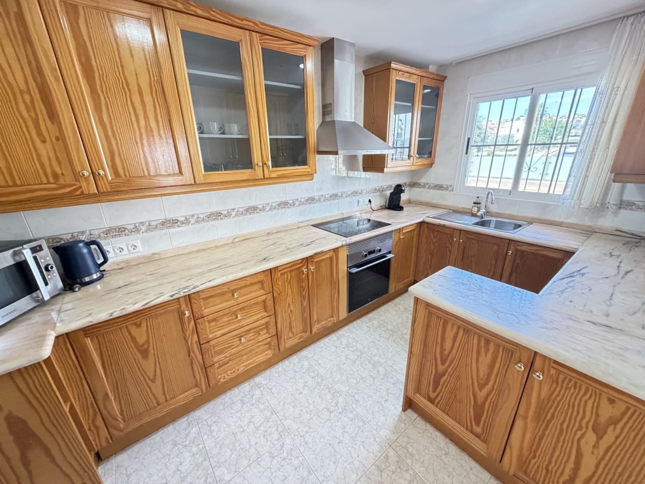3 bedroom Villa for sale in Villamartin with pool garage - € 364,995 (Ref: 10159144)