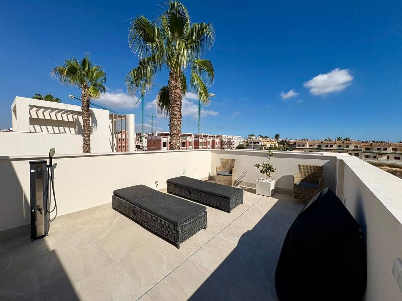3 bedroom Villa for sale in Rojales with pool - € 485,000 (Ref: 10159146)