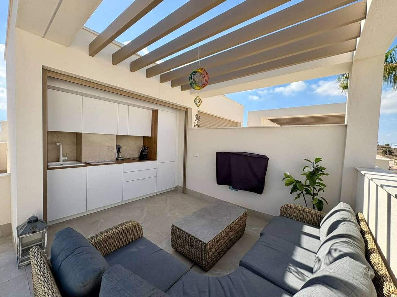 3 bedroom Villa for sale in Rojales with pool - € 485,000 (Ref: 10159146)