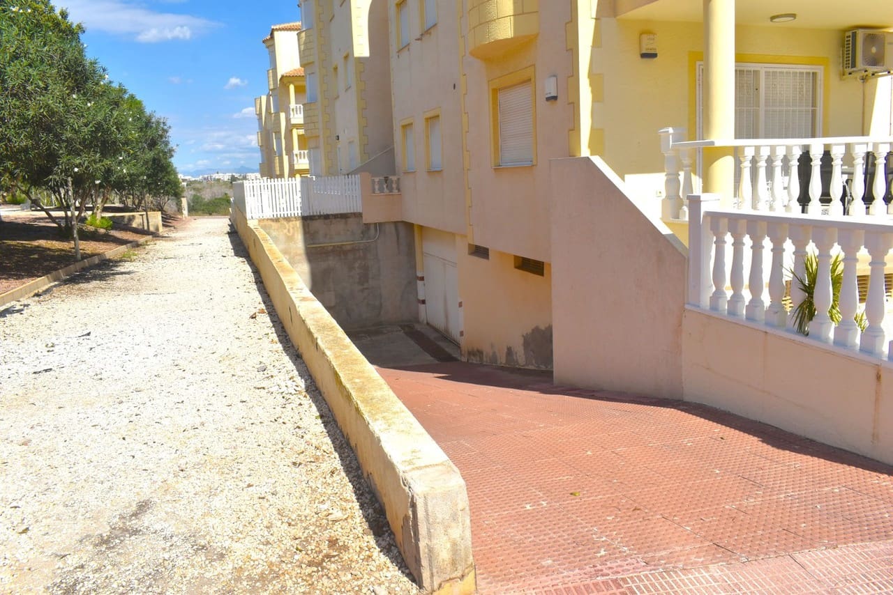 3 bedroom Townhouse for sale in Guardamar del Segura with pool garage - € 246,000 (Ref: 10161068)