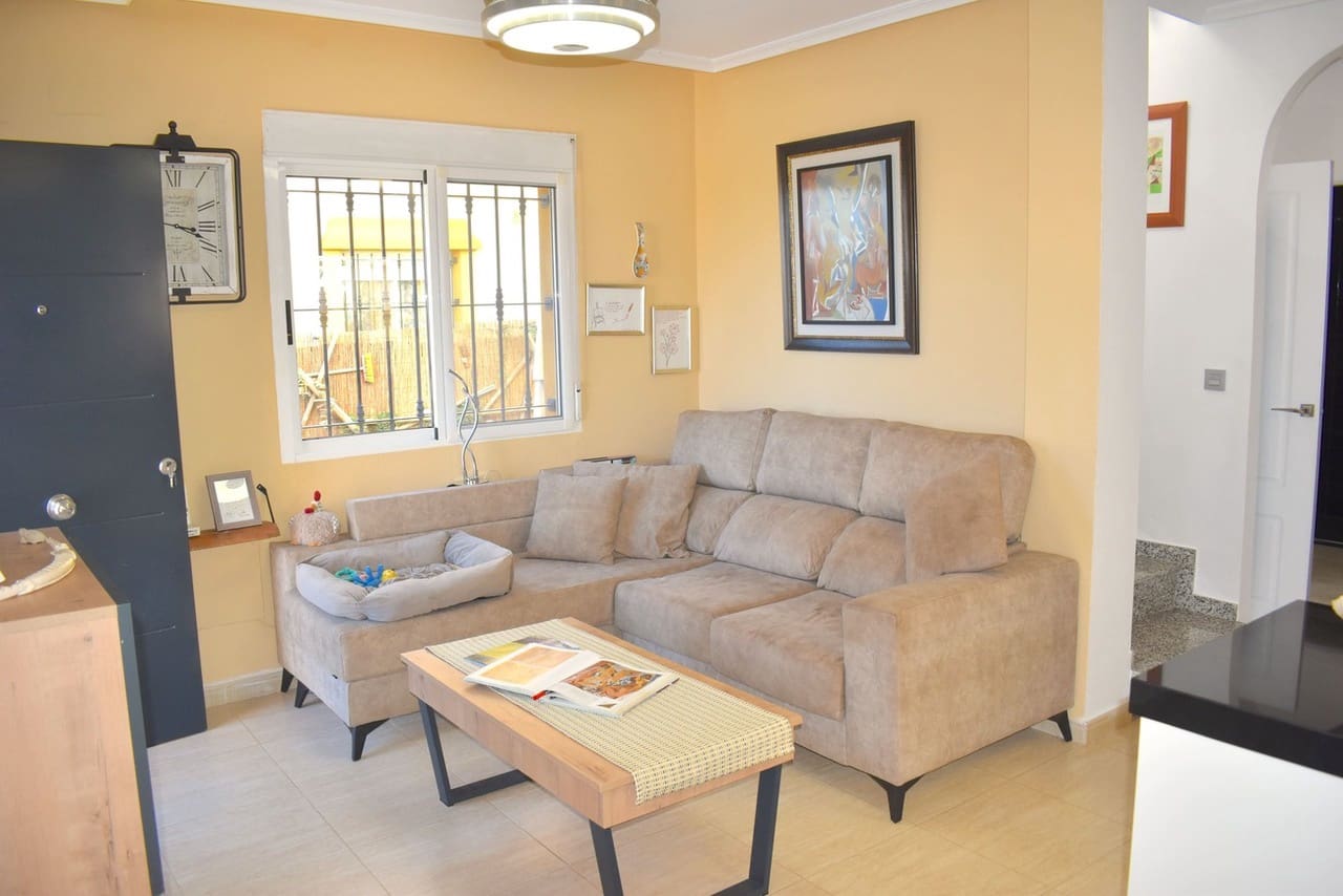 3 bedroom Villa for sale in Guardamar del Segura with pool garage - € 345,000 (Ref: 10161069)
