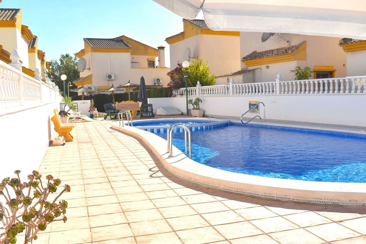 3 bedroom Villa for sale in Guardamar del Segura with pool garage - € 345,000 (Ref: 10161069)