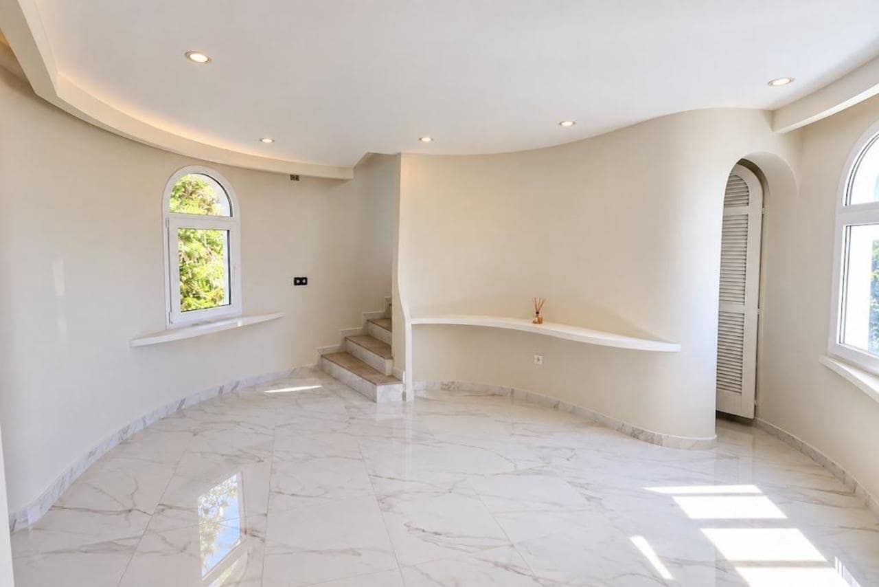 3 bedroom Villa for sale in Altea with pool garage - € 1,150,000 (Ref: 10161070)