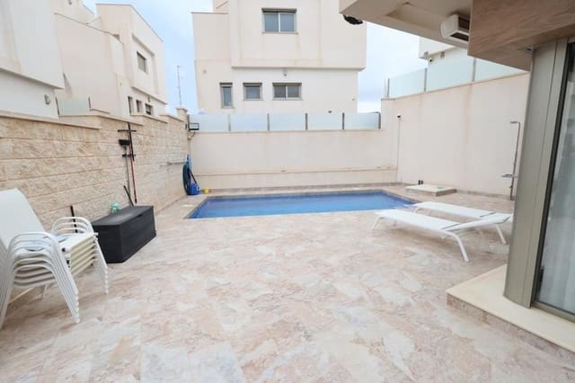 3 camera da letto Villa in vendita in Dehesa de Campoamor, Orihuela con piscina garage - 450.000 € (Rif: 10162187)