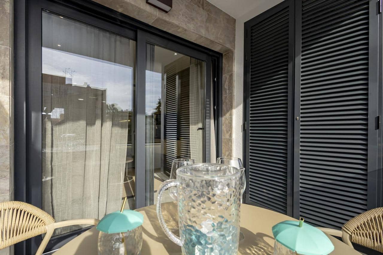 2 soveværelse Lejlighed til salg i Torrevieja med swimmingpool garage - € 269.000 (Ref: 10171081)