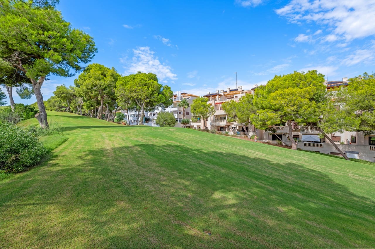 3 bedroom Apartment for sale in Dehesa de Campoamor with pool garage - € 249,900 (Ref: 10171083)
