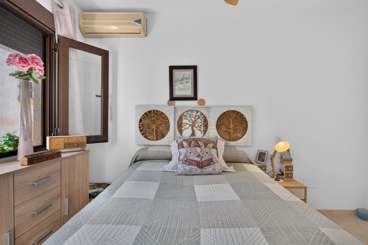 3 soveværelse Lejlighed til salg i Orihuela Costa med swimmingpool garage - € 255.000 (Ref: 10171087)