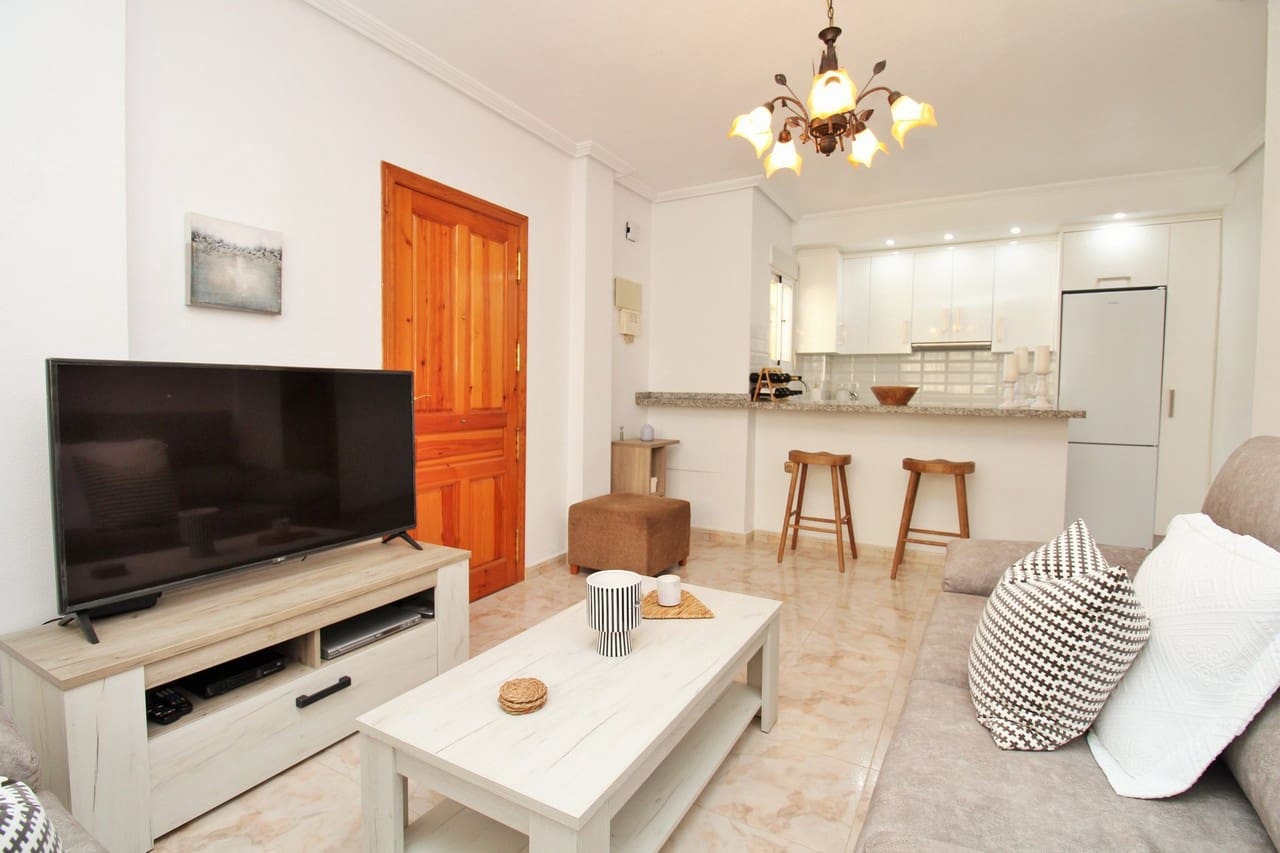 Casa de 3 habitaciones en Villamartin en venta con piscina garaje - 219.995 € (Ref: 10174862)