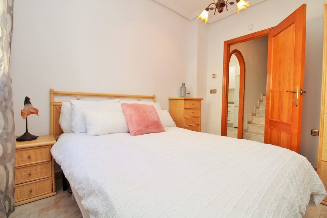 Casa de 3 habitaciones en Villamartin en venta con piscina garaje - 219.995 € (Ref: 10174862)