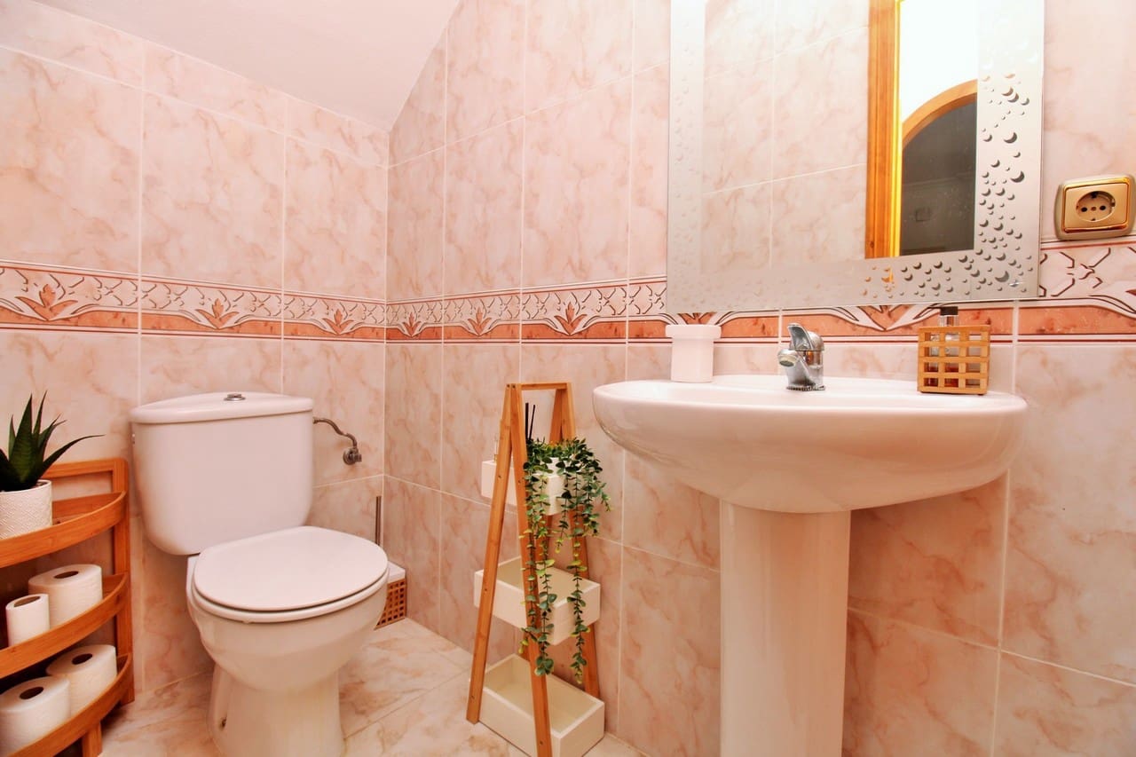 Casa de 3 habitaciones en Villamartin en venta con piscina garaje - 219.995 € (Ref: 10174862)