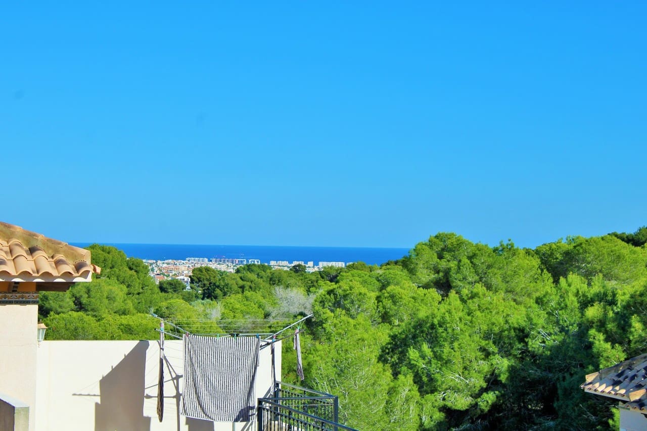 Casa de 3 habitaciones en Villamartin en venta con piscina garaje - 219.995 € (Ref: 10174862)