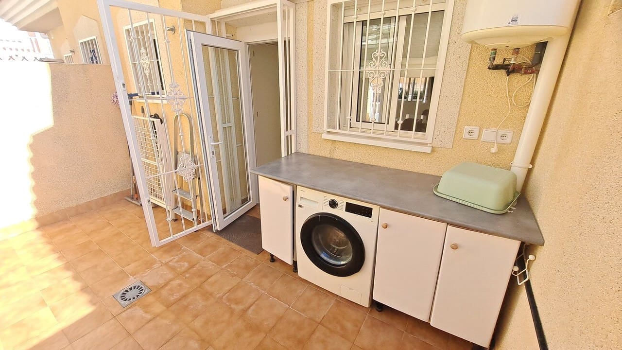 2 soveværelse Byhus til salg i Villamartin med swimmingpool garage - € 194.995 (Ref: 10174868)
