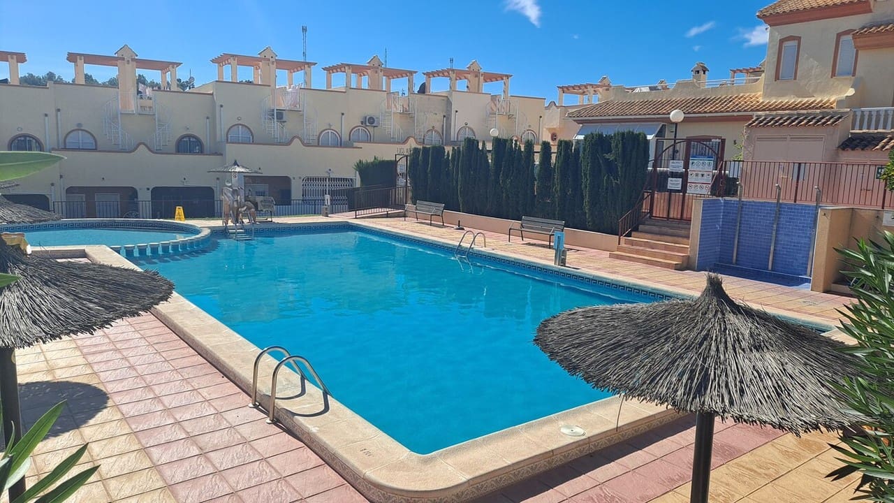 2 soveværelse Byhus til salg i Villamartin med swimmingpool garage - € 194.995 (Ref: 10174868)