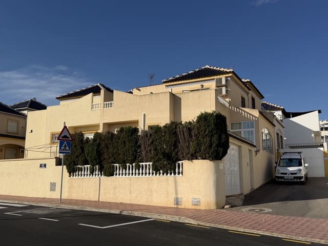 Casa de 3 habitaciones en Los Balcones en venta con piscina - 229.995 € (Ref: 10176305)