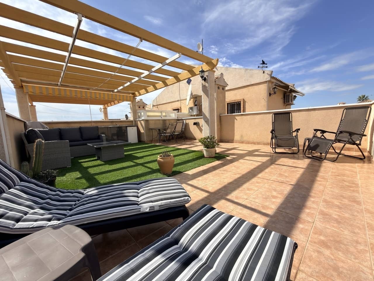 2 bedroom Villa for sale in Villamartin - € 175,000 (Ref: 10176307)
