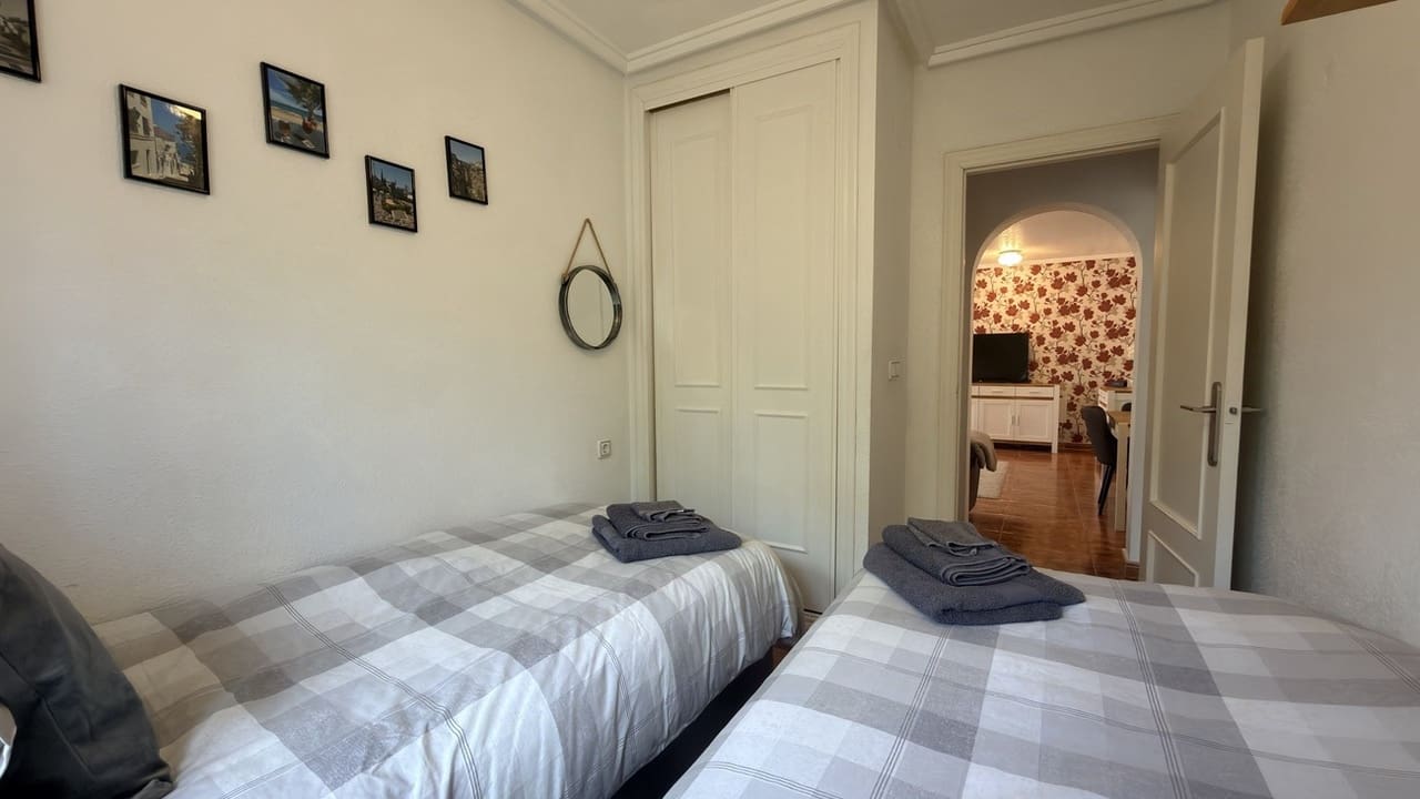 2 bedroom Villa for sale in Villamartin - € 175,000 (Ref: 10176307)