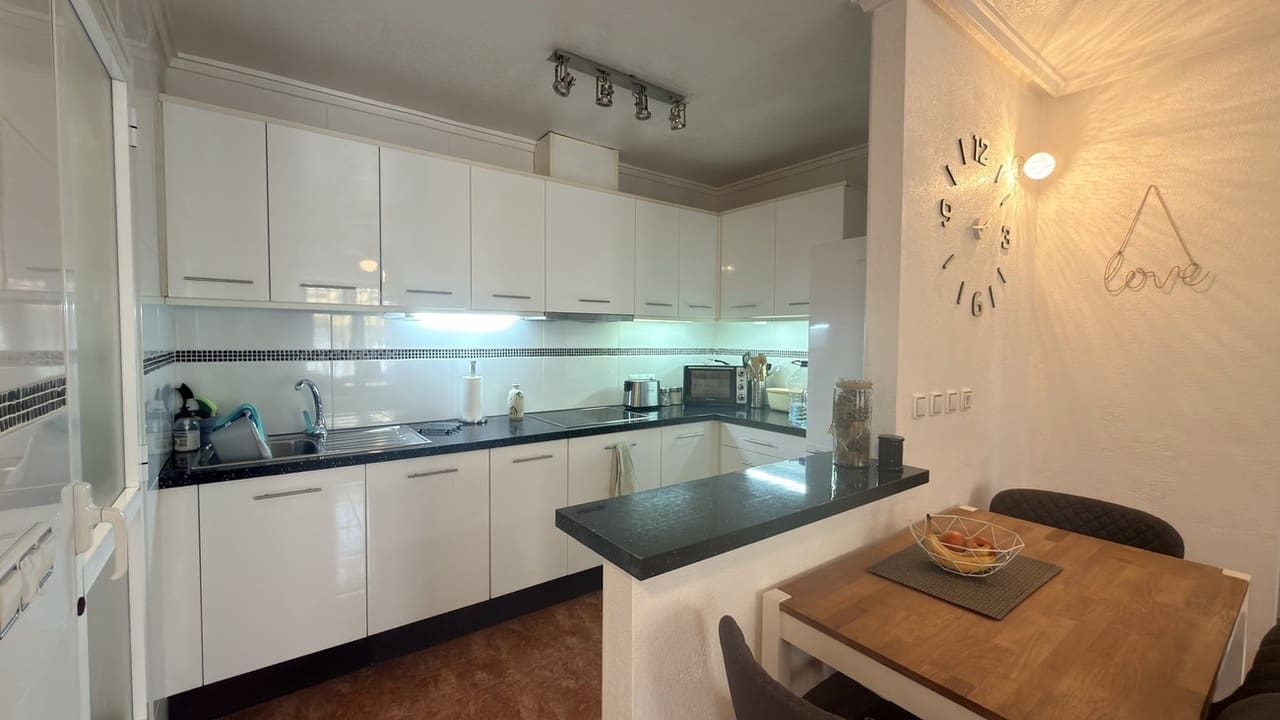 2 bedroom Villa for sale in Villamartin - € 175,000 (Ref: 10176307)