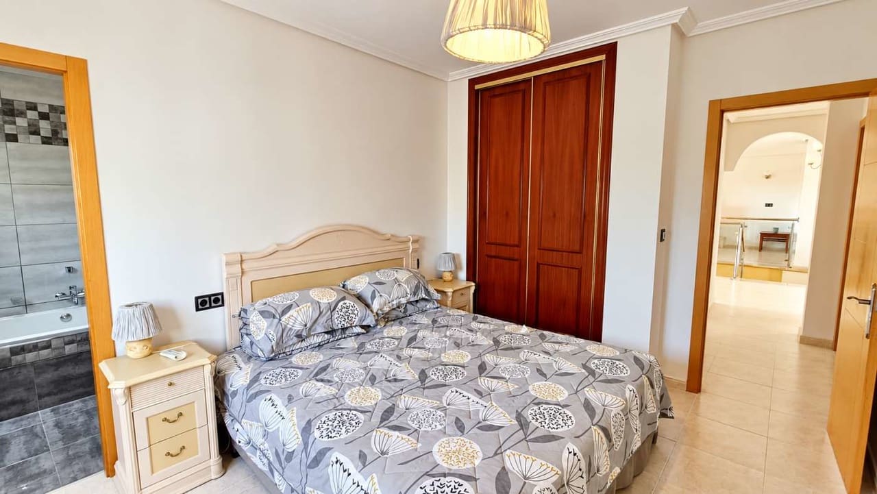 6 quarto Moradia para venda em Algorfa com piscina garagem - 725 000 € (Ref: 10176309)