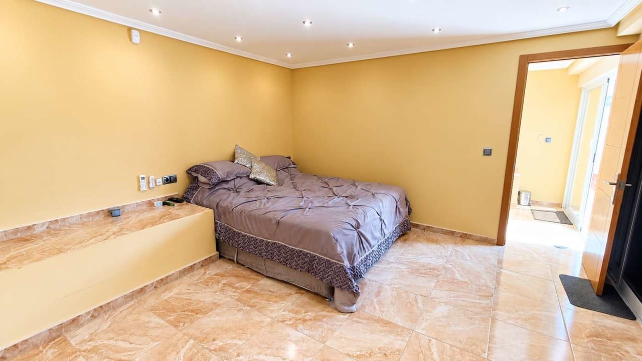 6 quarto Moradia para venda em Algorfa com piscina garagem - 725 000 € (Ref: 10176309)