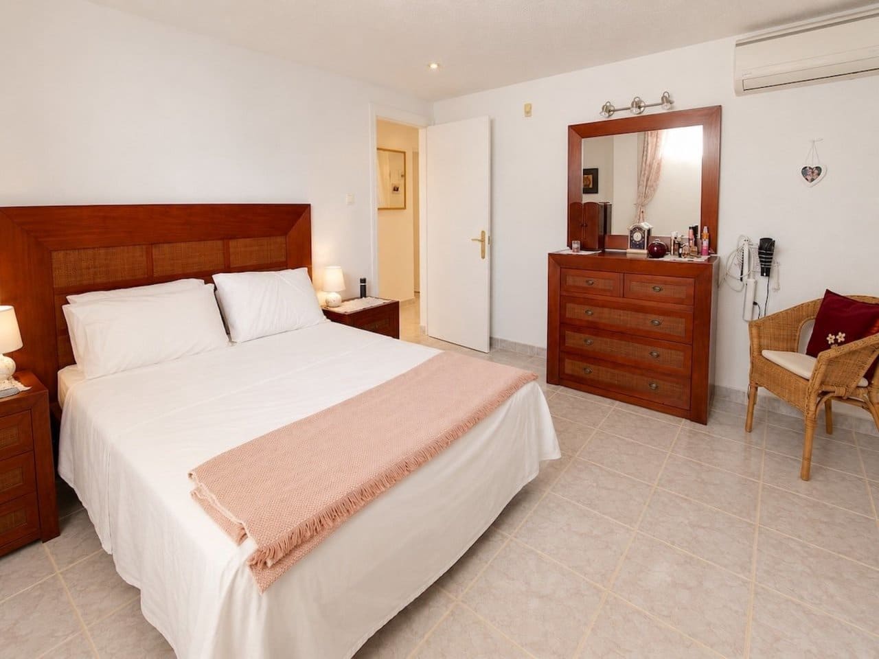 4 Zimmer Villa zu verkaufen in Benimar mit Pool Garage - 315.000 € (Ref: 10179906)