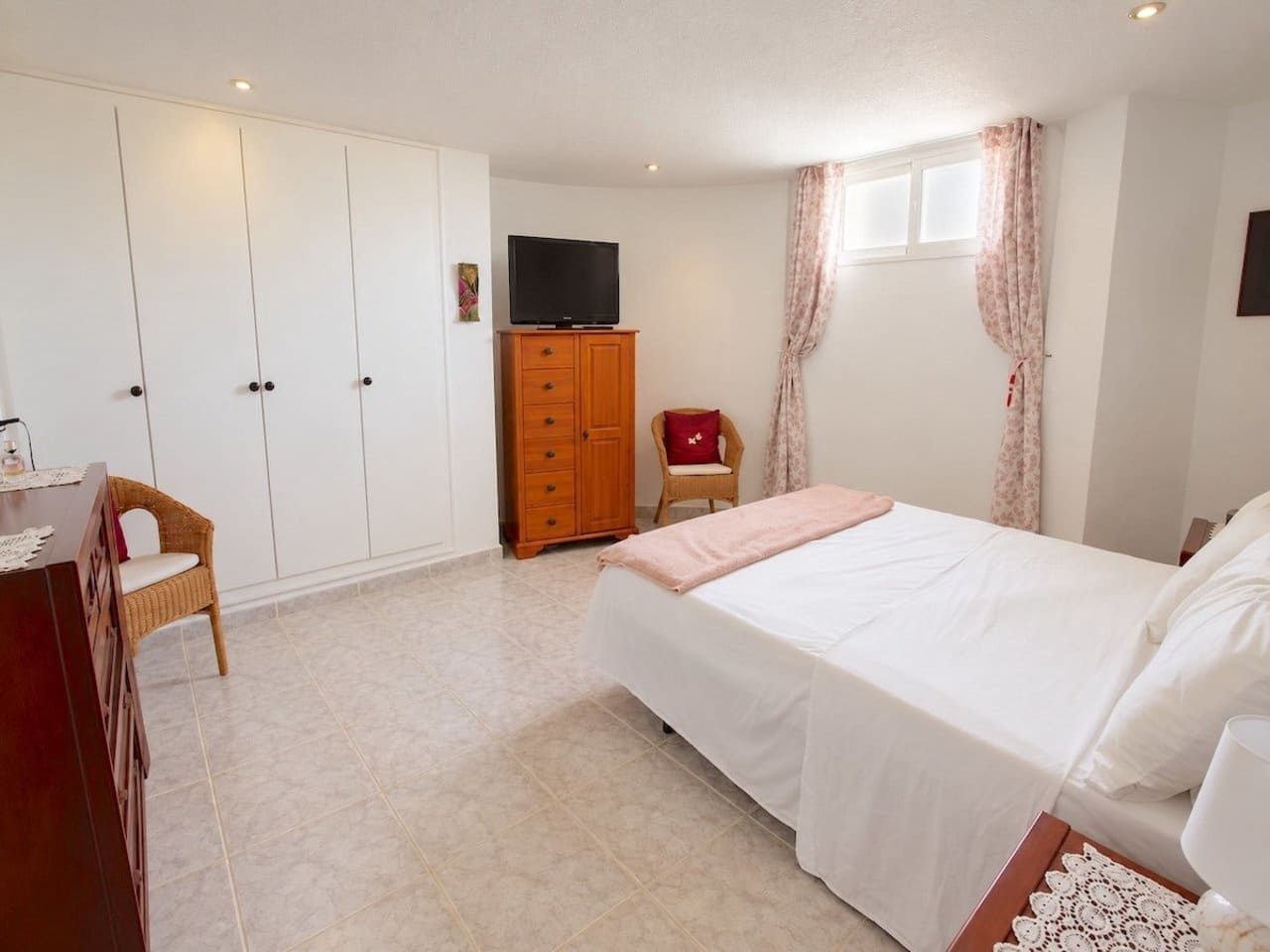 4 Zimmer Villa zu verkaufen in Benimar mit Pool Garage - 315.000 € (Ref: 10179906)
