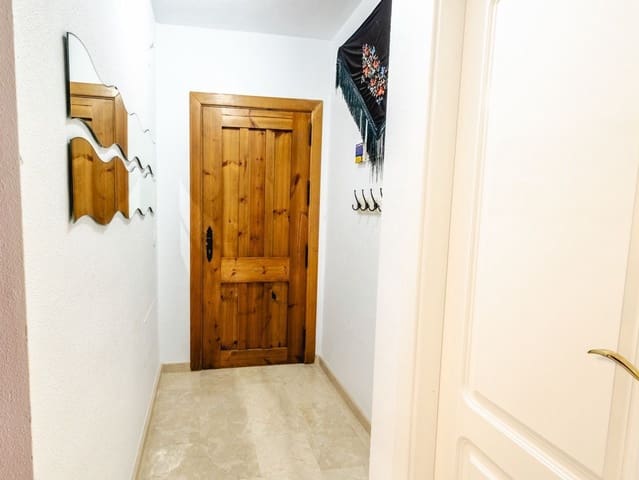 Apartamento de 2 habitaciones en Dehesa de Campoamor, Orihuela en venta con piscina garaje - 195.000 € (Ref: 10182470)