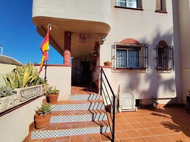 Apartamento de 2 habitaciones en Centro, Los Alcázares en venta con piscina garaje - 179.900 € (Ref: 10182472)