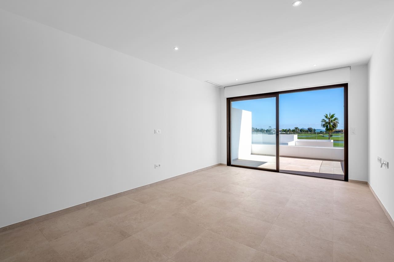Apartamento de 2 habitaciones en Los Alcázares en venta con piscina garaje - 335.000 € (Ref: 10184166)